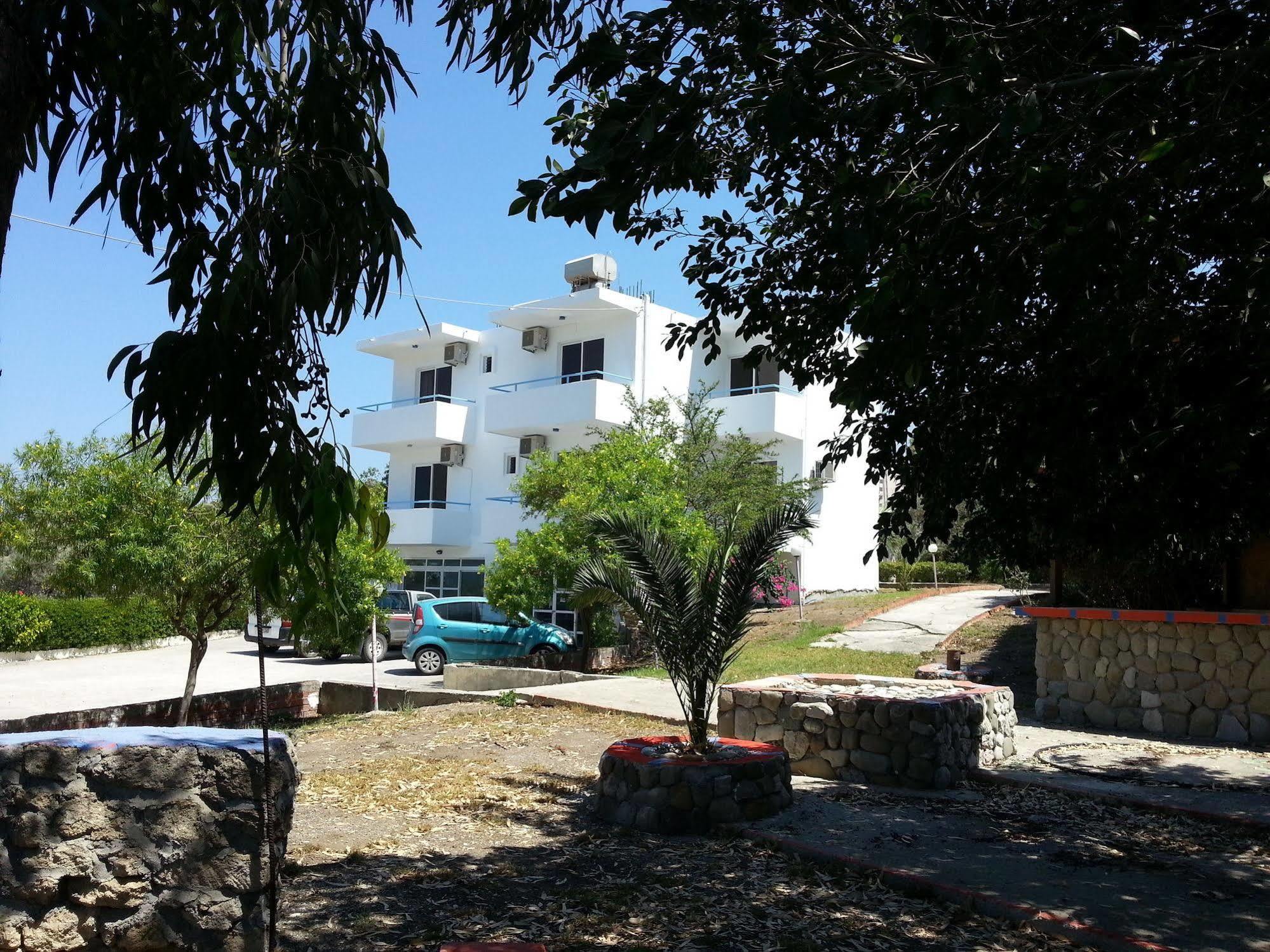 Saint George Ecotel Hotel 2*